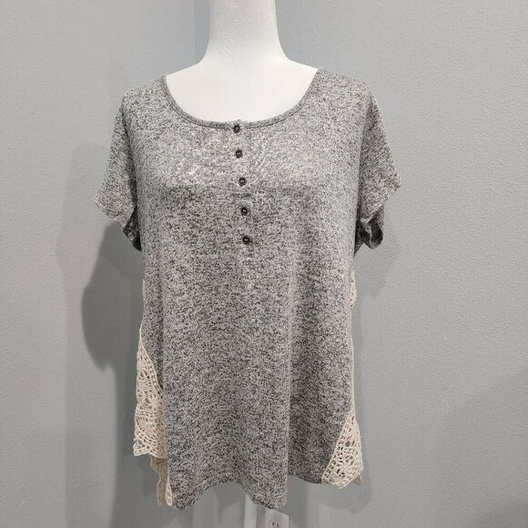 Paper + Tee women's Grey Lace Embellished T-Shirt size 1X - Picture 1 of 9